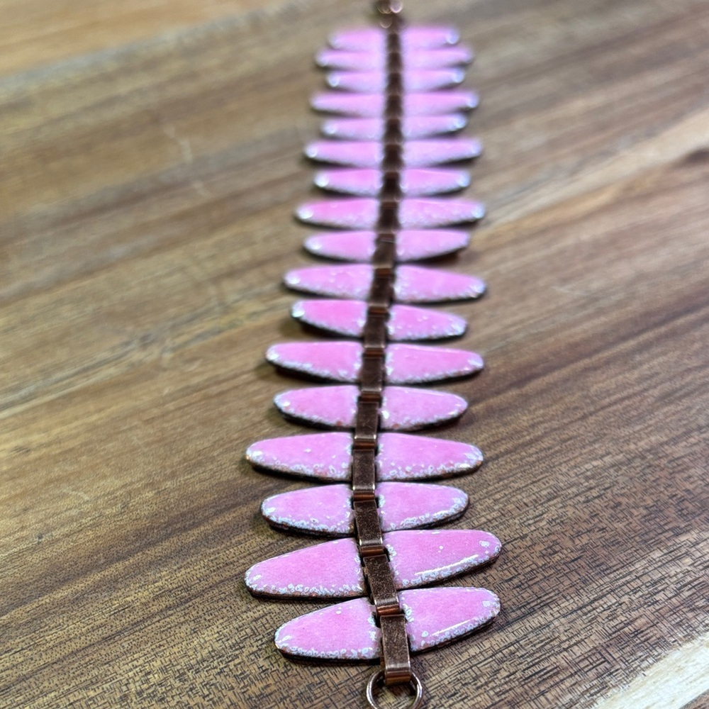 Matisse pink enameled copper bracelet - Picture 2 of 11